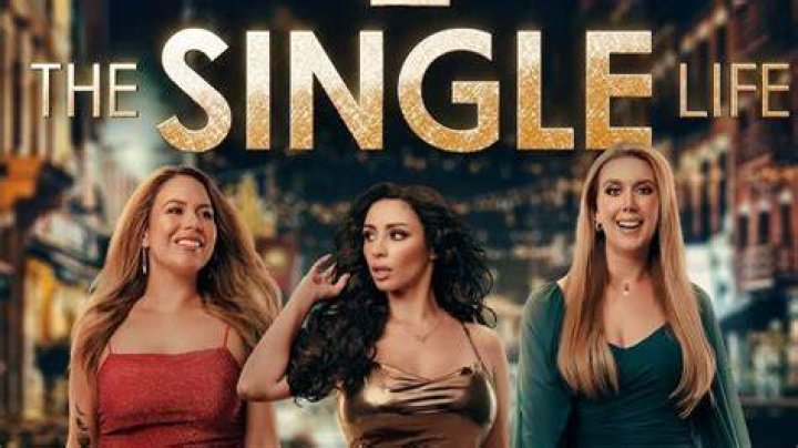 The single life seems to suit Kelly Brook and Billy Zane as they grin