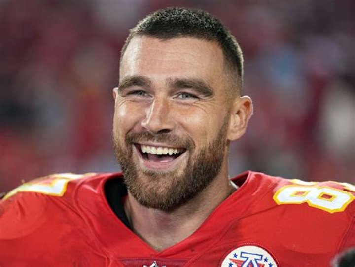 Travis Kelce's profile Age, height, weight, girlfriend, and net worth
