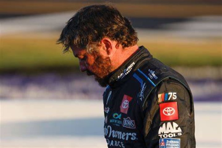 Truex's girlfriend passes milestone in cancer recovery