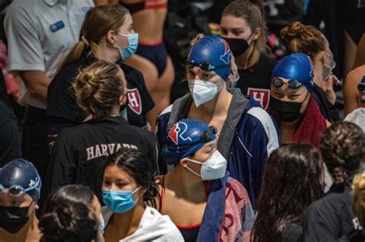 UPenn teammate speaks out against transgender swimmer Lia Thomas Crumpe