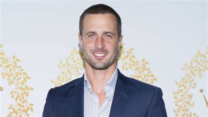 What We Know About Hallmark Stars Erin Krakow And Ben Rosenbaum's