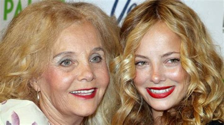 Who Is Bijou Phillips Parents? A Look Into Her Family Background
