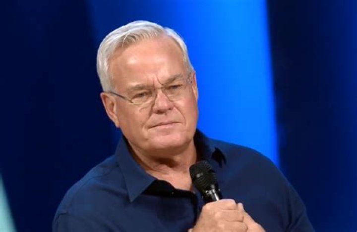 Who is Bill Hybels? Chicago SunTimes
