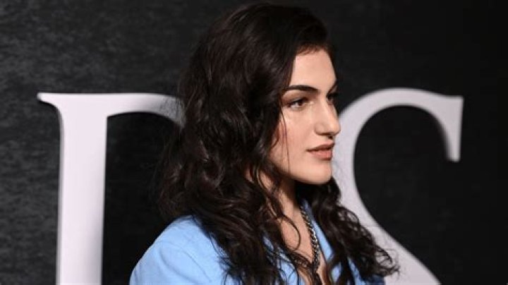 Who Plays Clara Brewer On Yellowstone?