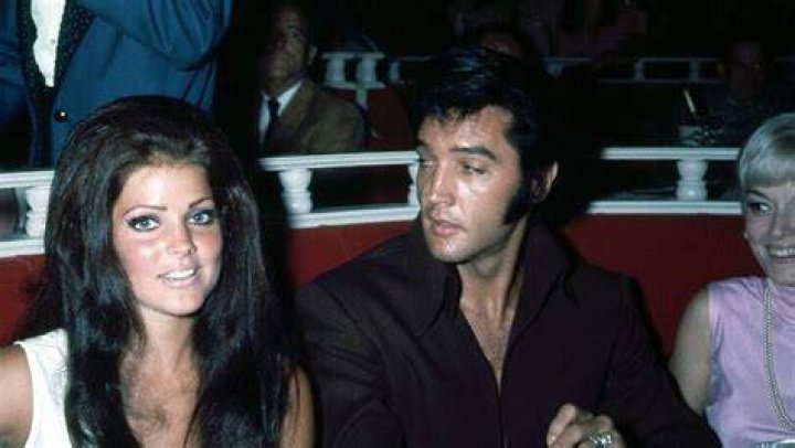 Wie alt war Elvis Presley, als seine Mutter starb? Ber&uuml;hmtheit