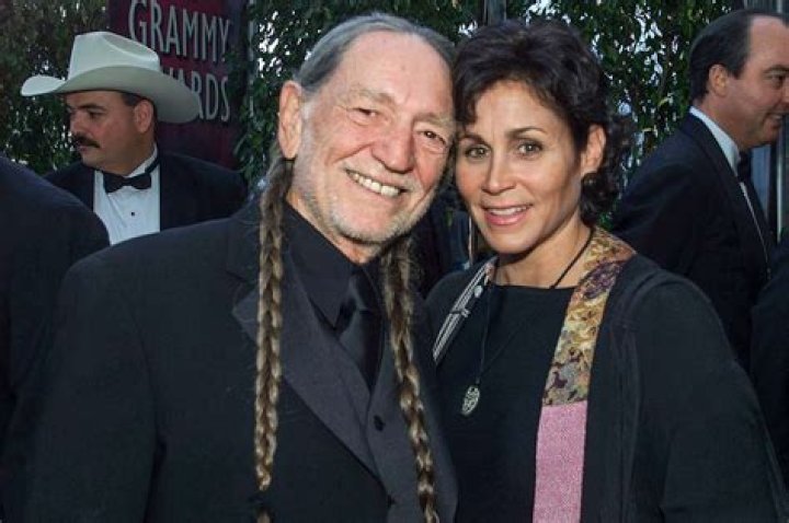 Willie Nelson + Annie D'Angelo Country's Greatest Love Stories
