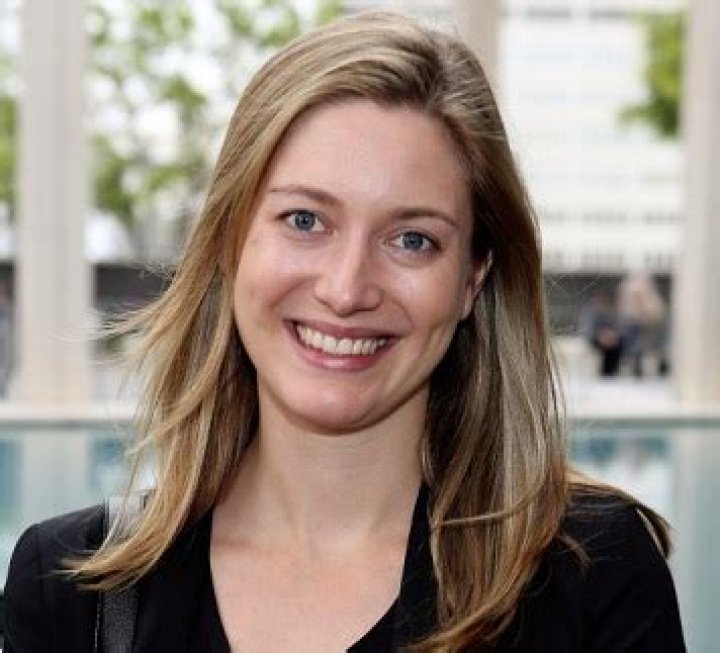 Zoe Perry Age, Wiki, Bio, Photos